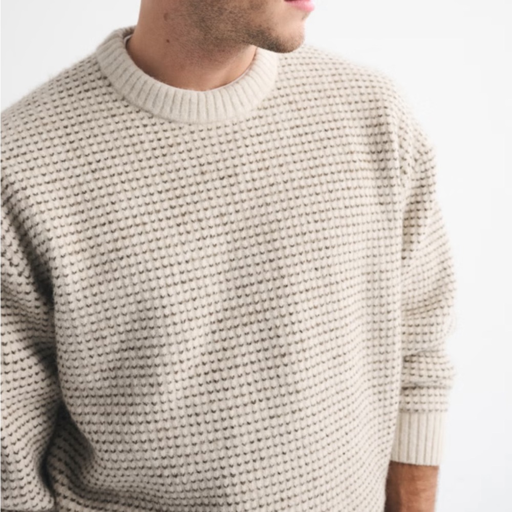 A&F Men's Essential Crew Sweater - Picture 2 of 9